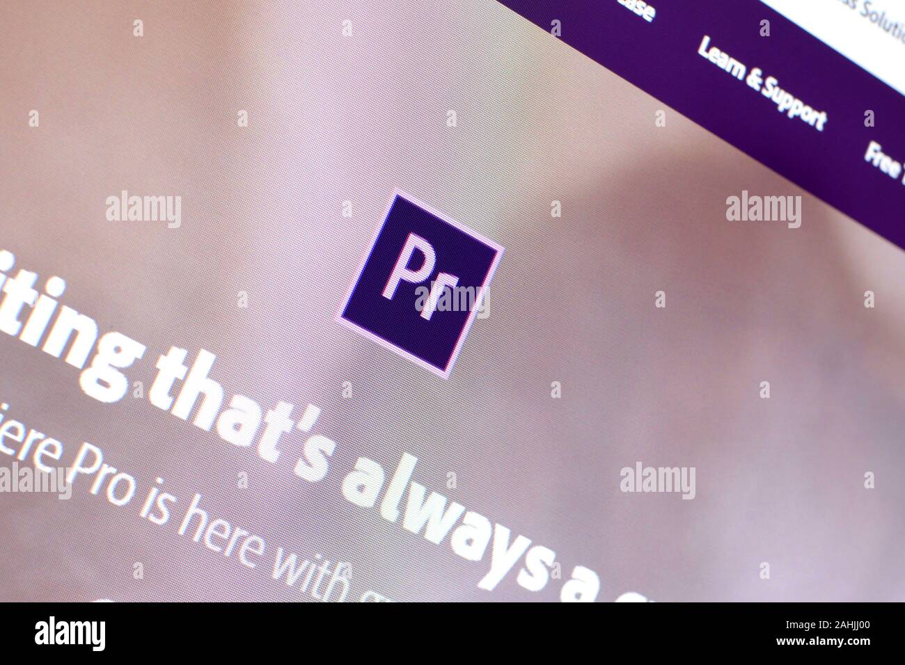 NY, Stati Uniti d'America - 16 dicembre 2019: Pagina Web di adobe premiere prodotto sul sito ufficiale sul display del PC Foto Stock