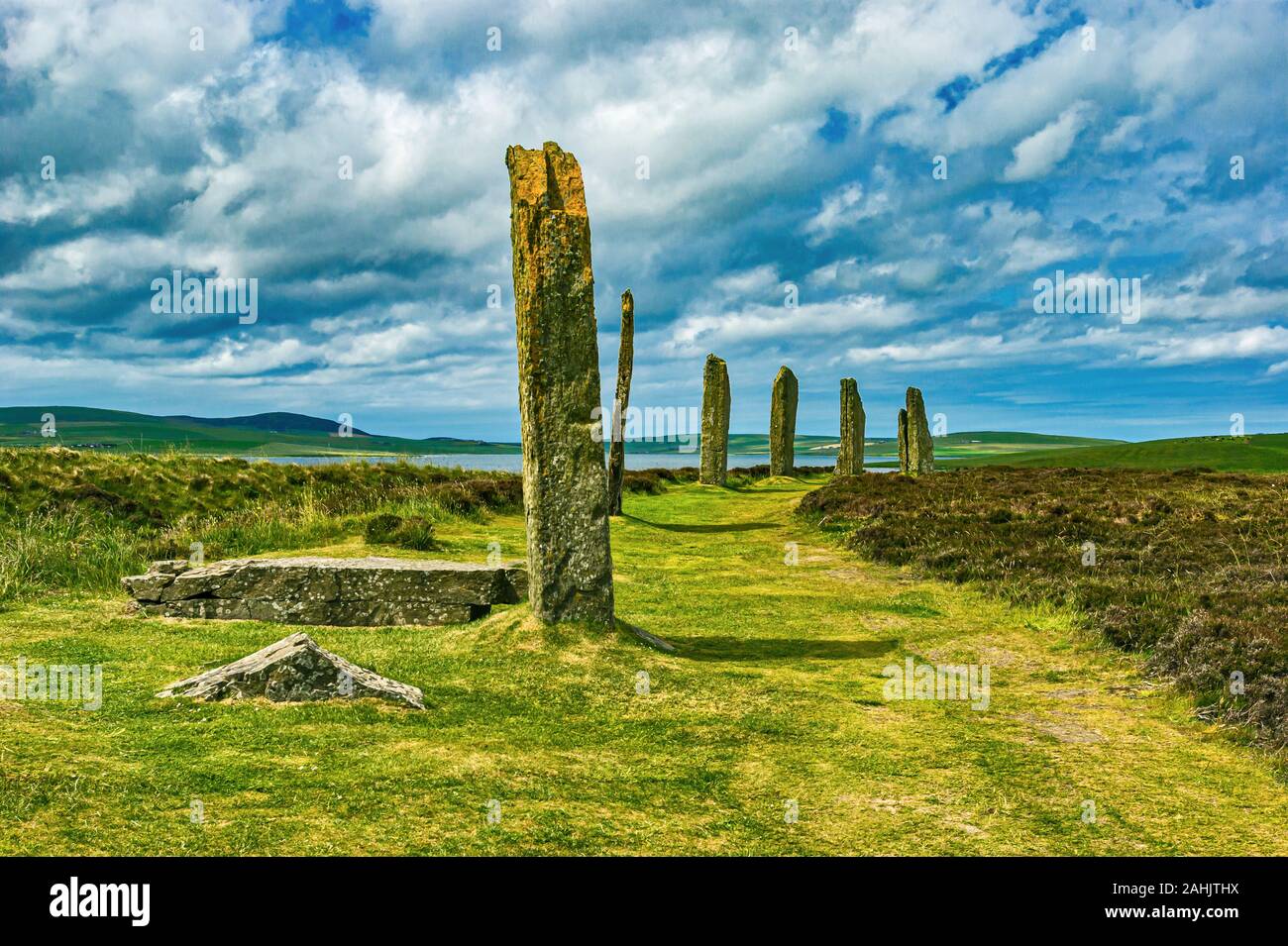 Anello di Brodgar pietre permanente sulla terraferma Orkney in Scozia Foto Stock