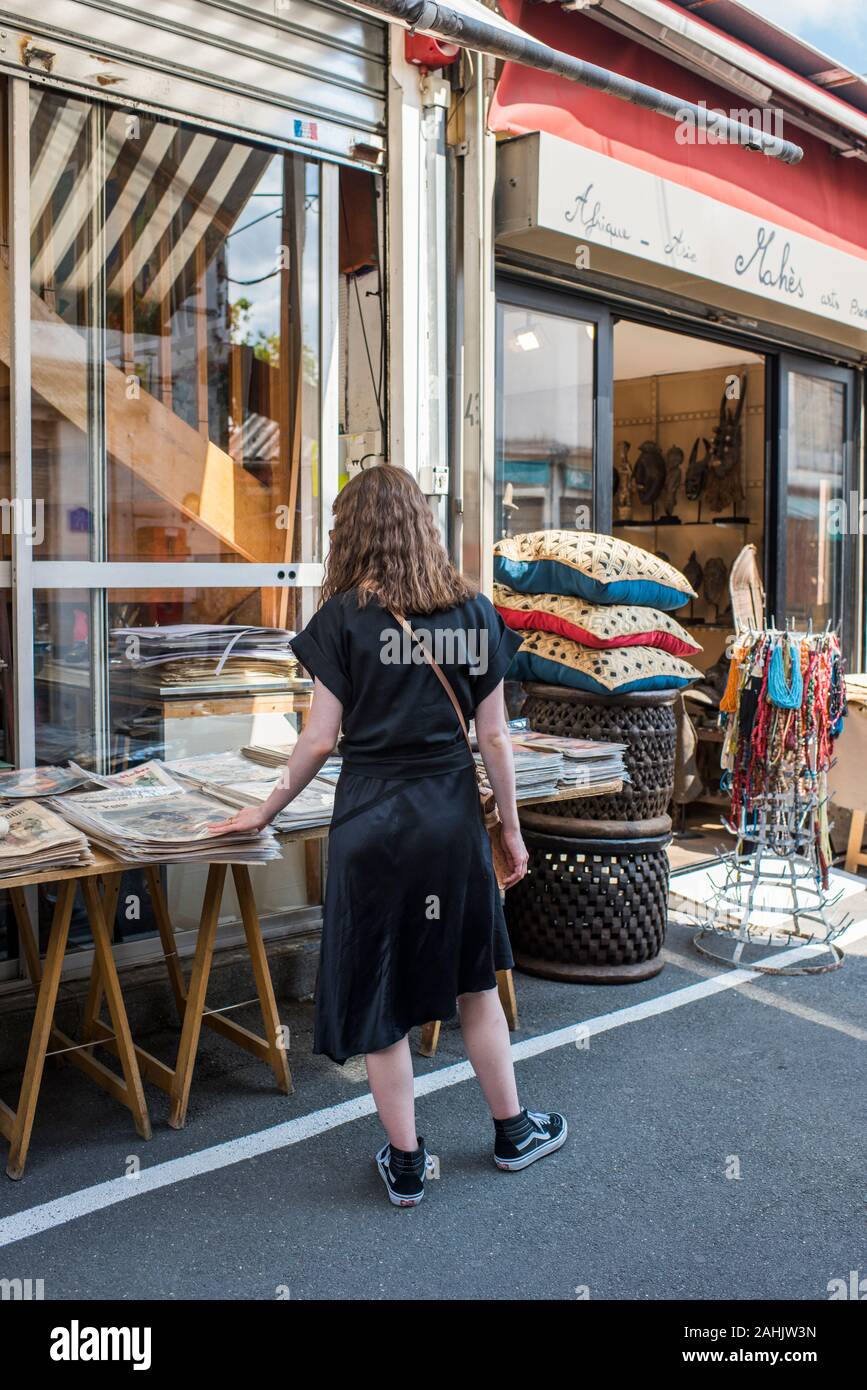Parigi, Francia - Luglio 06, 2019: Marché aux Puces de Saint-Ouen, St-Ouen Mercato delle Pulci,XVIII arrondissement di Parigi. Foto Stock