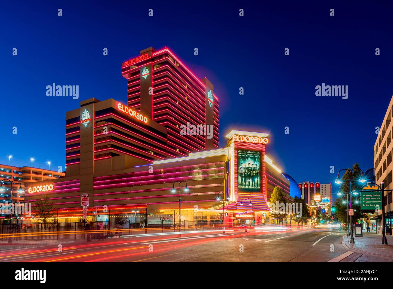 Eldorado Resort Casino in Reno Nevada USA al crepuscolo. Si tratta di un hotel e casino e aperto nel 1973. È di proprietà di Eldorado Resorts. Foto Stock