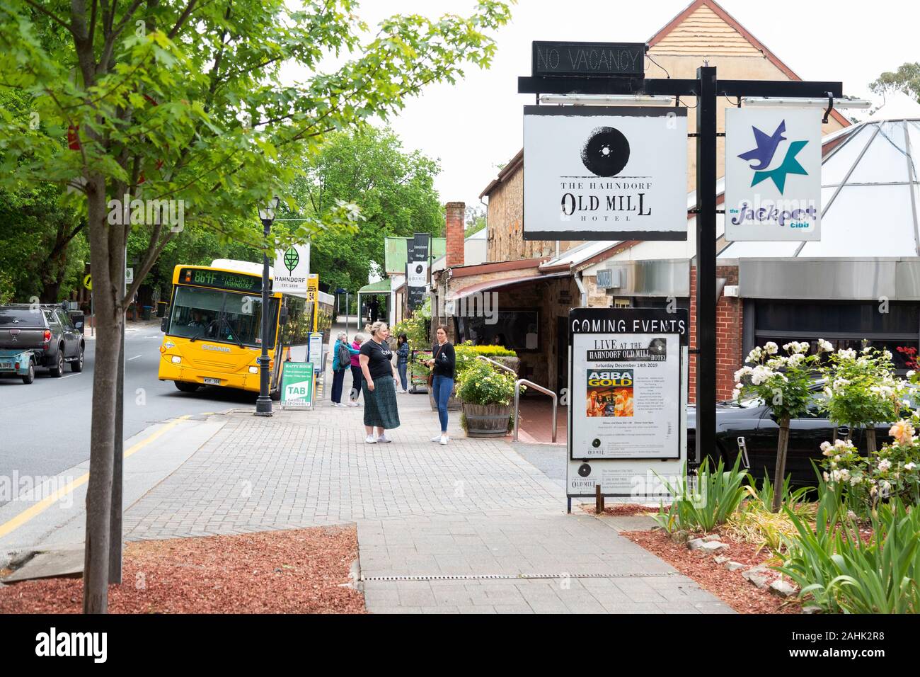 Hahndorf main street, Hahndorf , un piccolo paese di origine tedesca, con edifici in stile tedesco, vicino a Adelaide, Hahndorf, Sud Australia Foto Stock