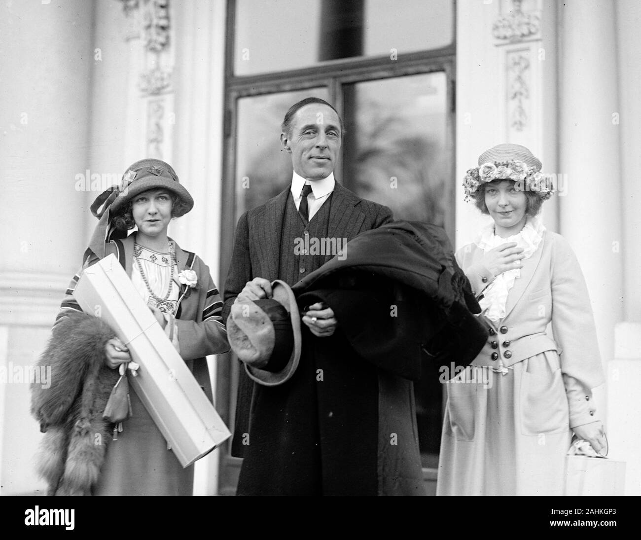 Attrici Dorothy Gish e Lillian Gish e D.W. Griffith, David Wark Griffith (1875 - 1948) American film del regista Foto Stock