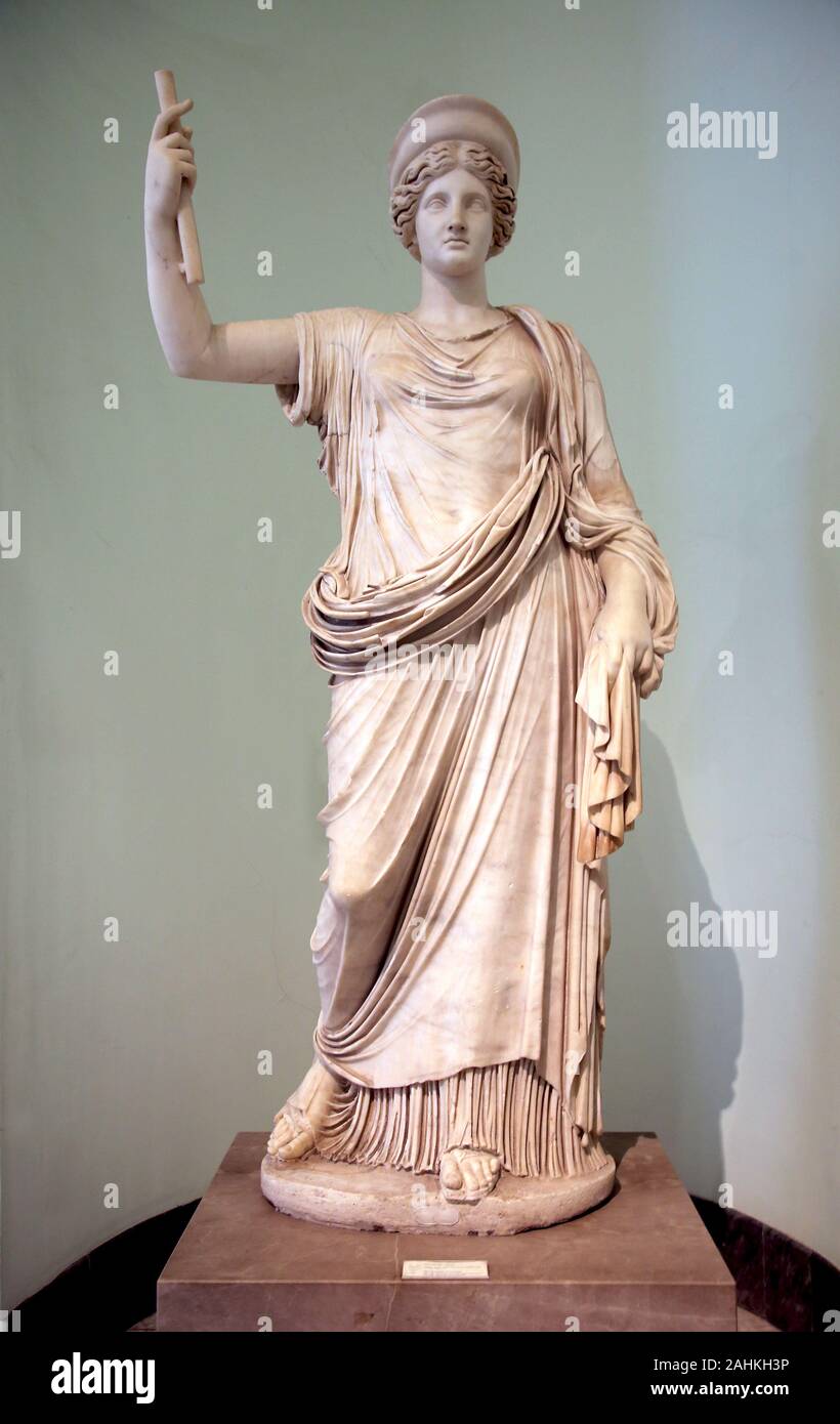 Hera, Dea delle donne. Tipo Ephesus-Vienna. 1° cent. Annuncio. marmo. Copia di un originale greco da 4 cent. BC. Il Museo Archeologico di Napoli. Foto Stock