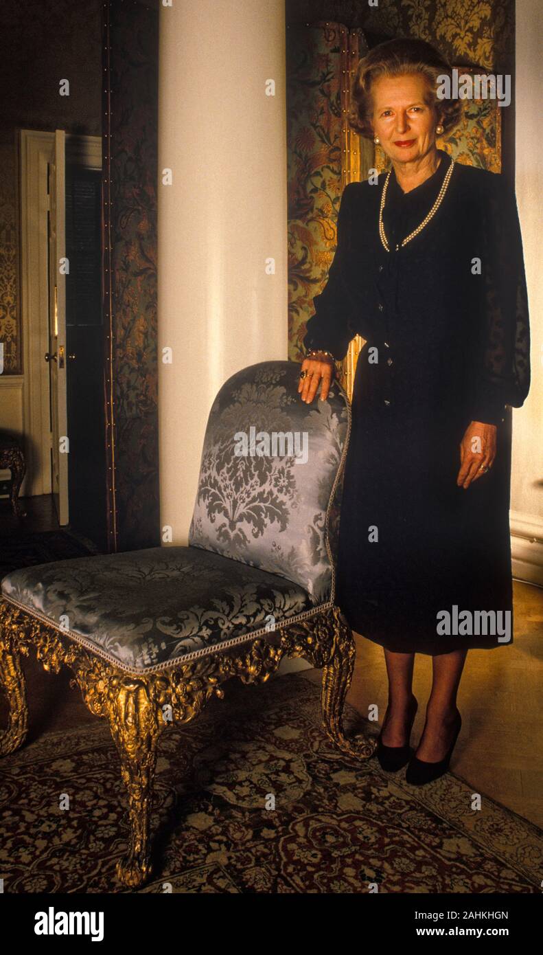 Il Primo Ministro Margaret Thatcher in 10 Downing St 1986 Foto Stock