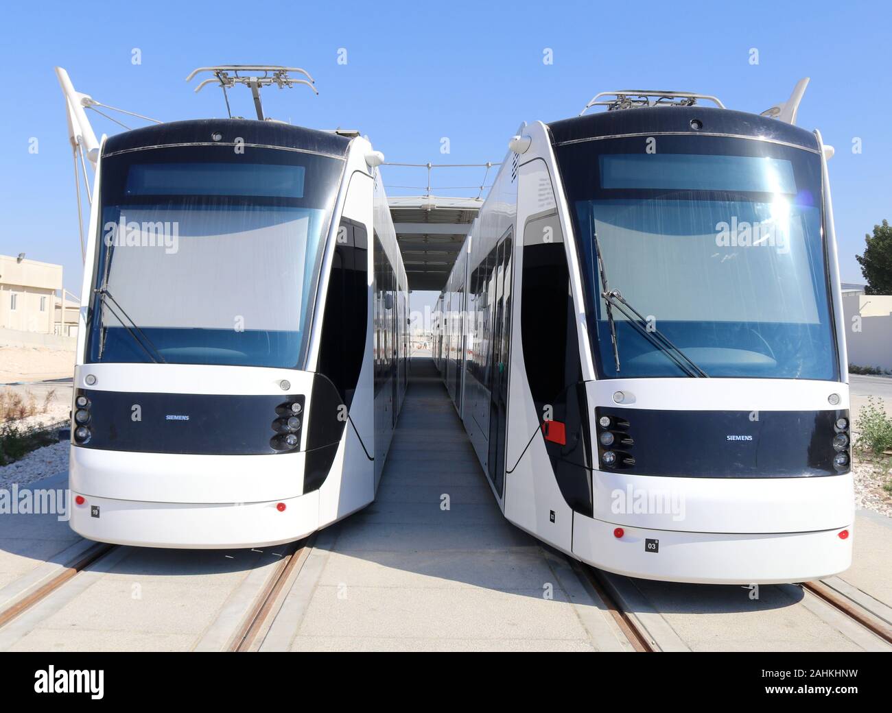 Qatar Foundation (QF) ha lanciato l’Education City Tram, un sistema di trasporto pionieristico che porta in Qatar una nuova forma di viaggi sostenibili Foto Stock