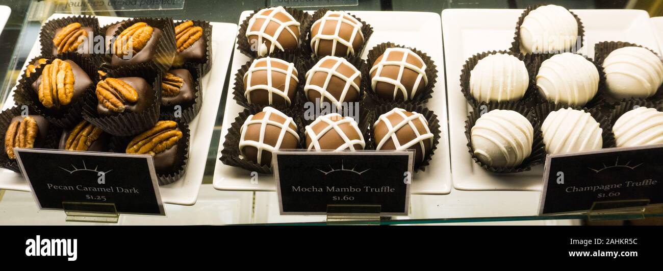 Ricco di dolci al cioccolato sul display in Seattle Foto Stock
