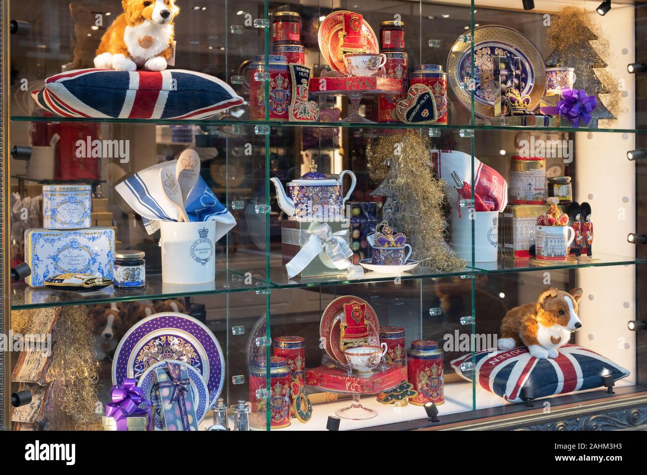 Buckingham palace shop window display. Buckingham Palace Road, Londra, Inghilterra Foto Stock
