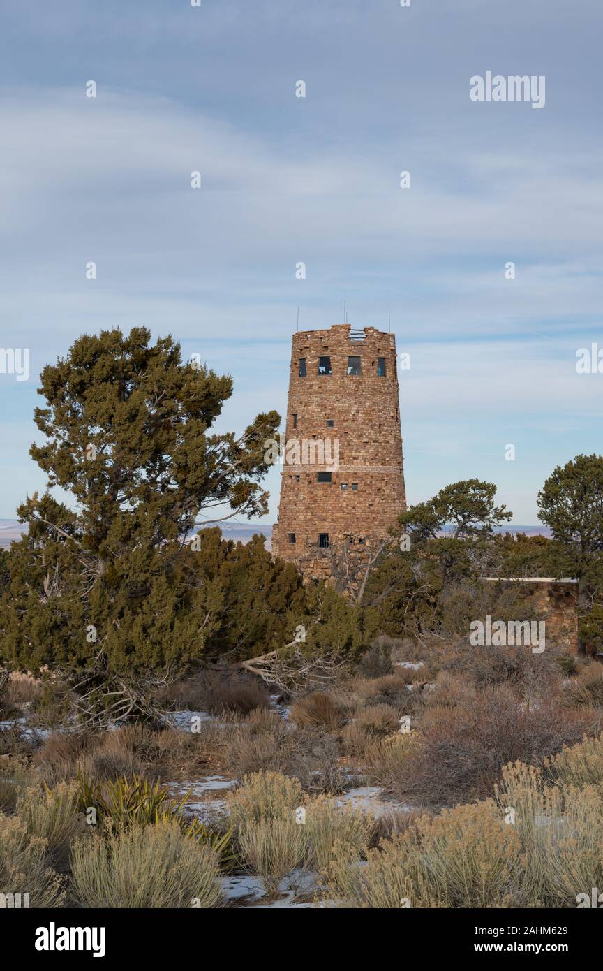 Vista del deserto torre di avvistamento sul bordo sud del Grand Canyon in Arizona Foto Stock