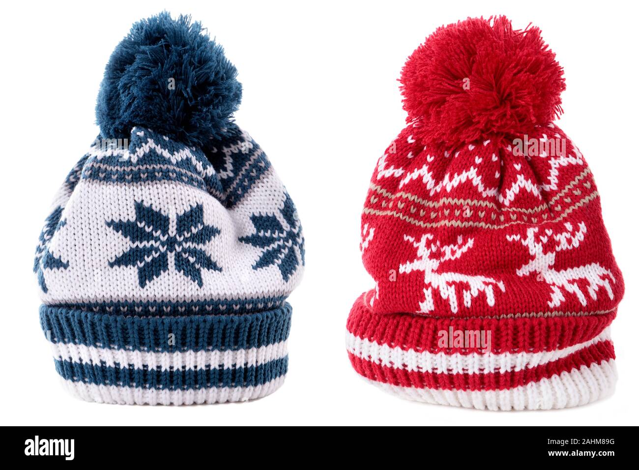 Rosso Blu inverno sci bobble hat bianco isolato Foto Stock