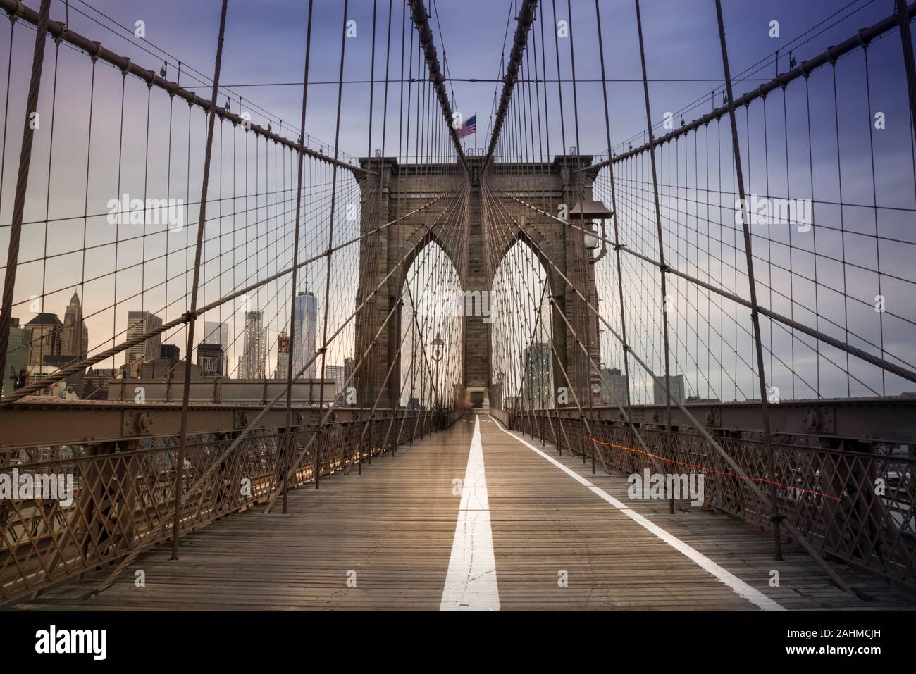 Una vista incredibile del Ponte di Brooklyn, New York City Foto Stock