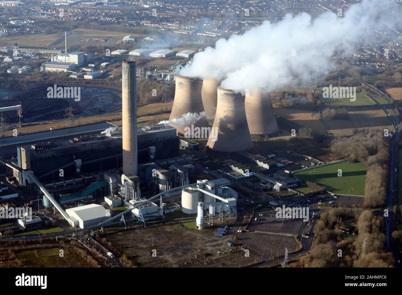 Vista aerea di Fiddlers Ferry power station, Warrington, Cheshire, Regno Unito Foto Stock