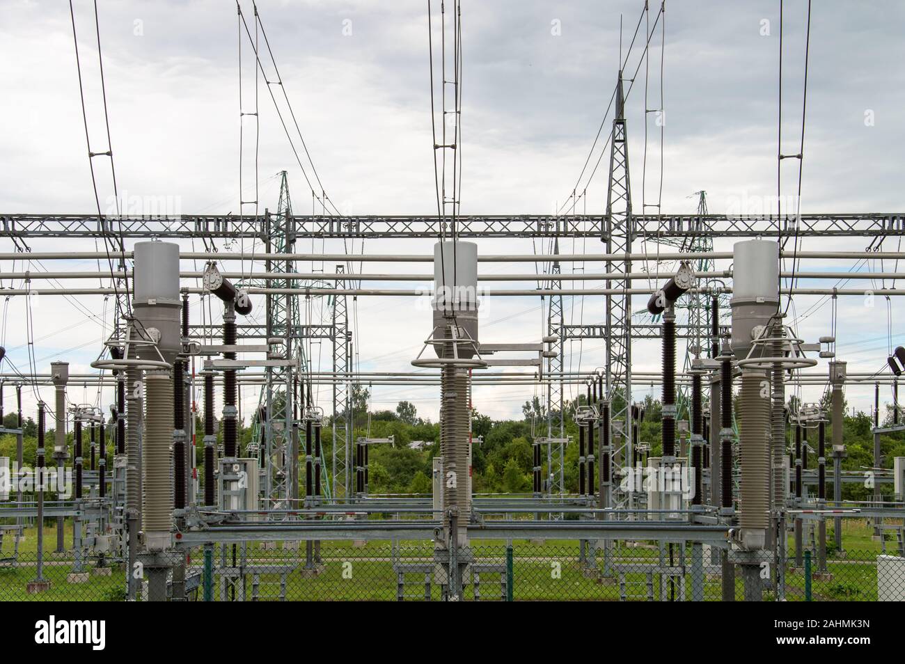 Alimentazione elettrica di apparecchiature di stazione Foto Stock