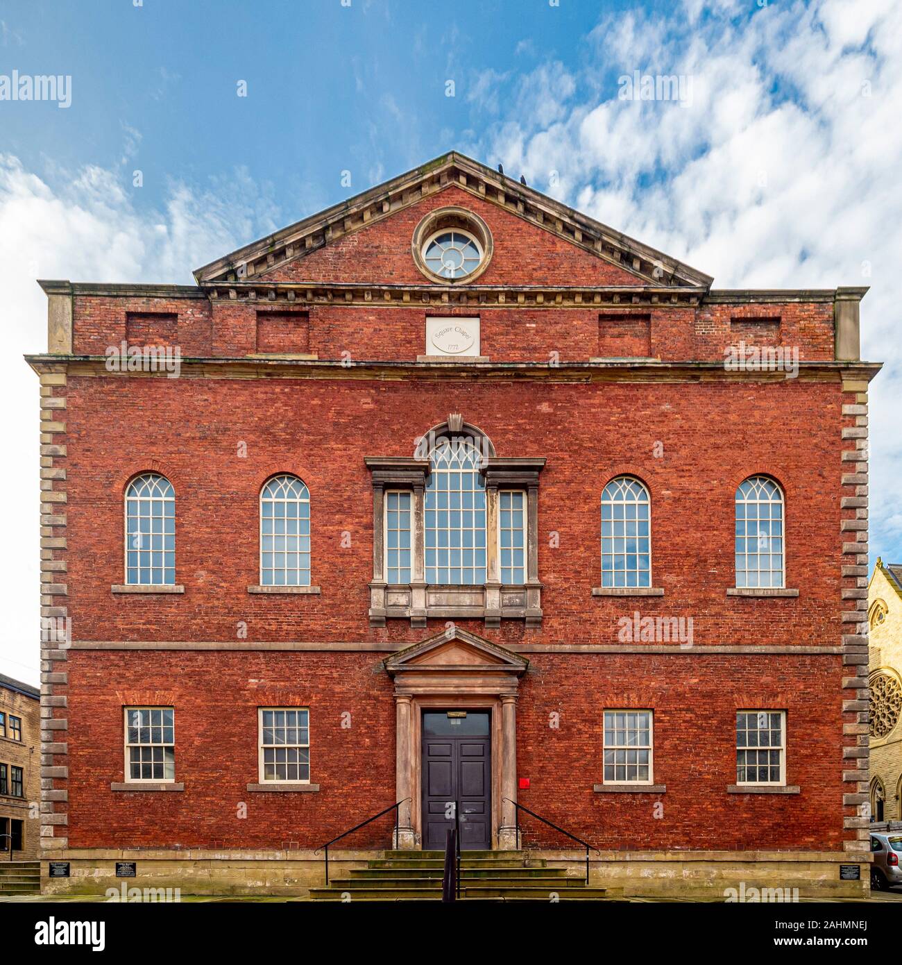 Esterno della cappella quadrata Arts Centre di Halifax, Regno Unito. Foto Stock
