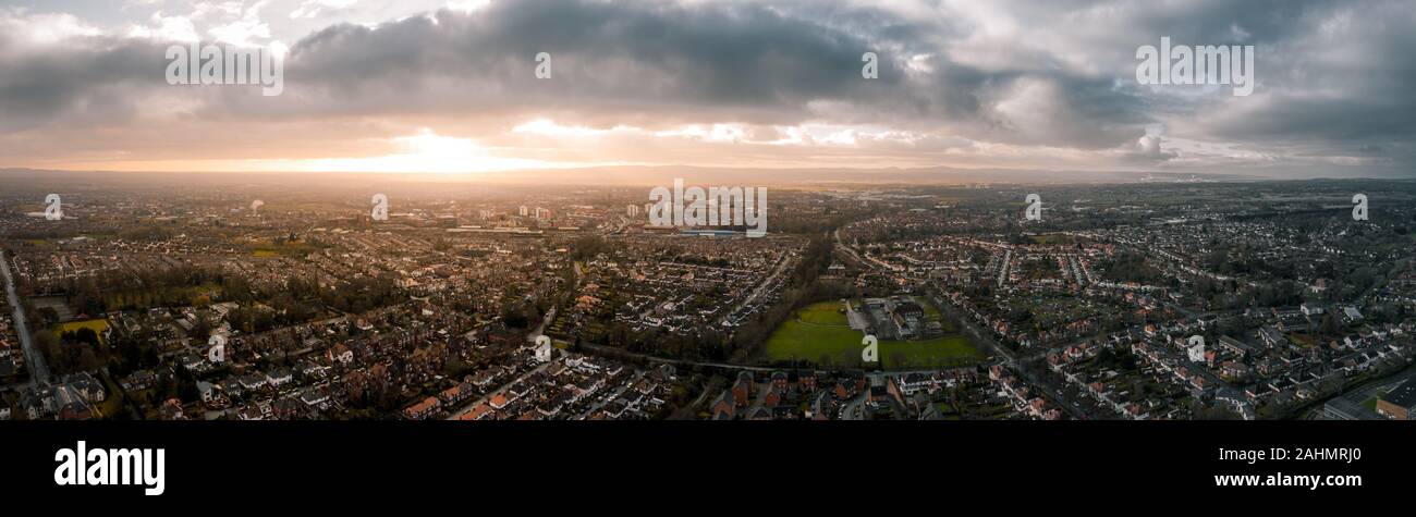Antenna bellissimo panorama di Chester al tramonto in, Cheshire, Regno Unito il giorno di Natale Foto Stock