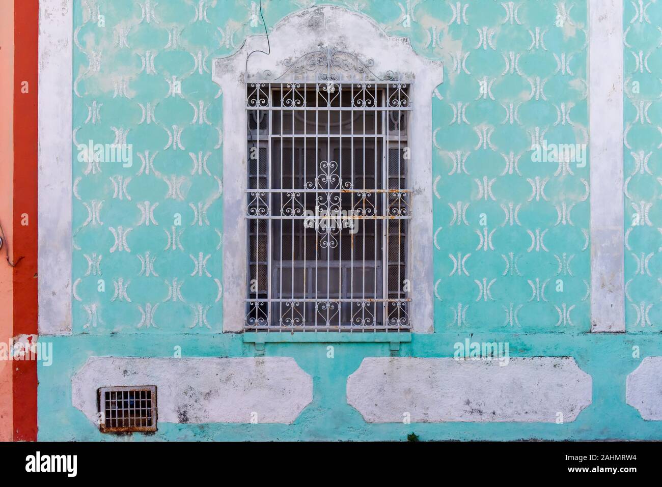 Finestra di un epoca coloniale casa , Merida, Messico Foto Stock