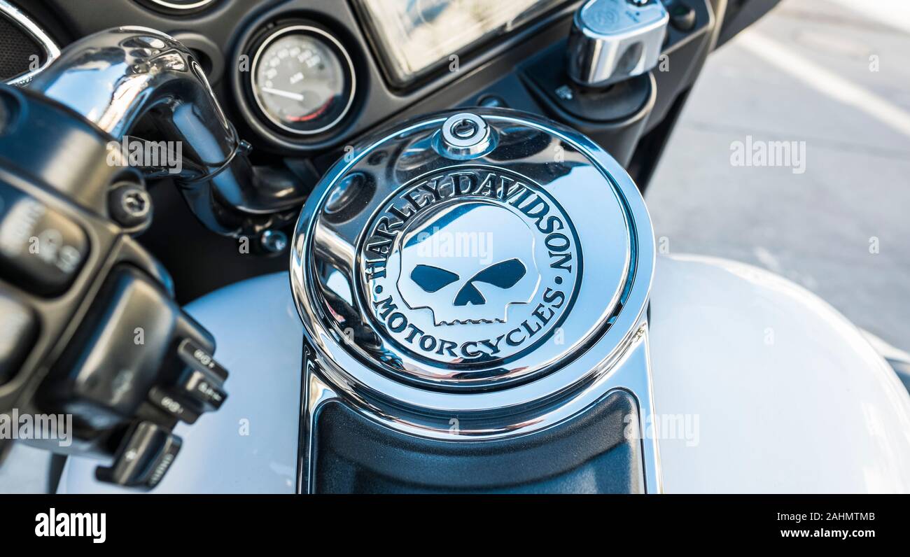 Harley Davidson logo sul tappo del serbatoio di carburante del motociclo Foto Stock