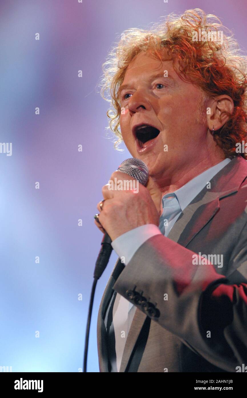 Verona Italia 09/07/2007 : Mick Hucknall dei Simply Red in concerto durante l'evento musicale "Festivalbar 2007'. Foto Stock