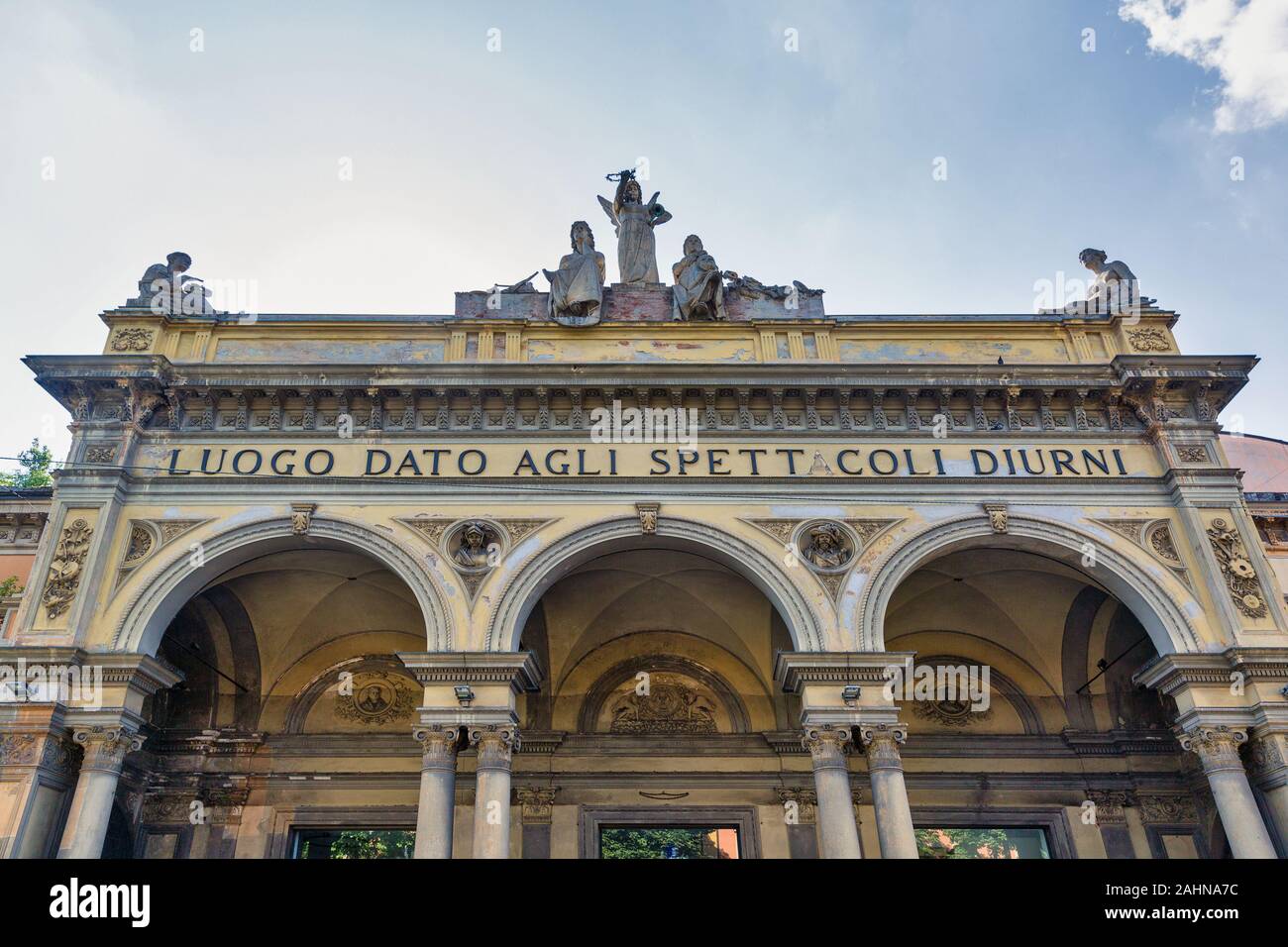 Teatro Arena del Sole di facciata in città il centro storico. Bologna,  Italia Foto stock - Alamy