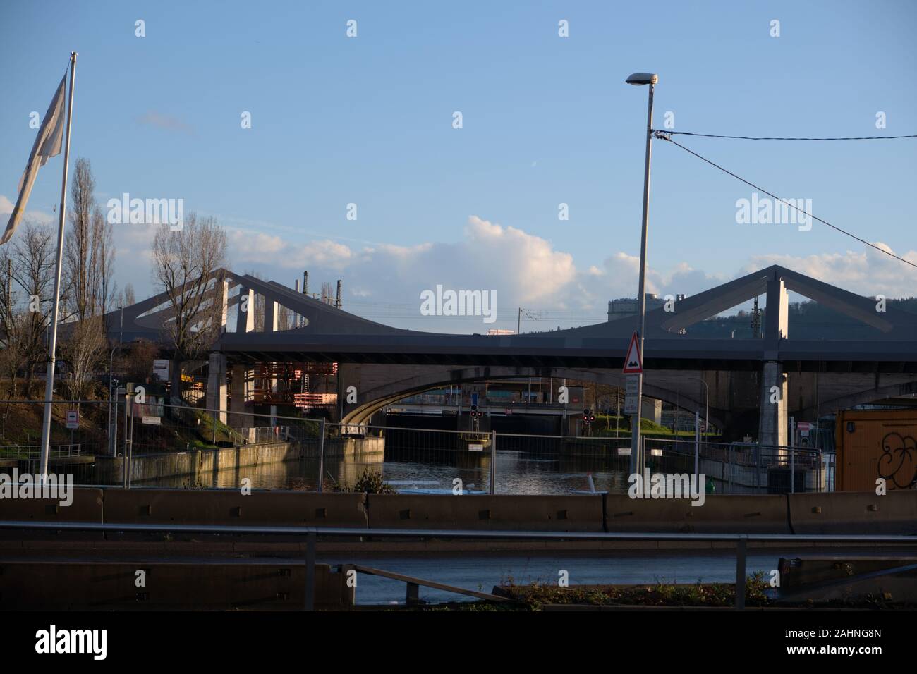 Nuovo ponte sul fiume Neckar Foto Stock
