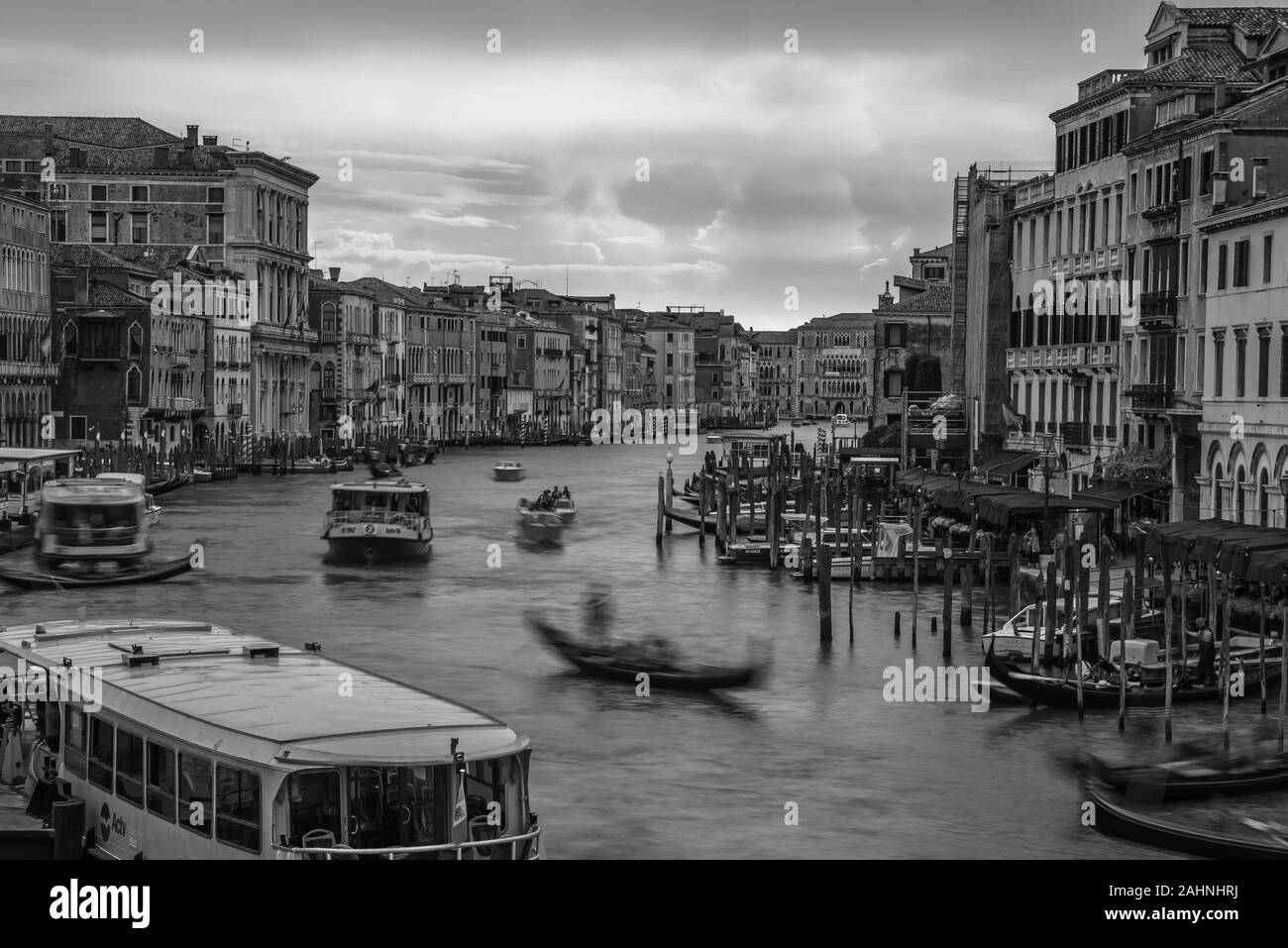 Venezia, la città dell' amore invita a sparire sprofondando in laguna Foto Stock