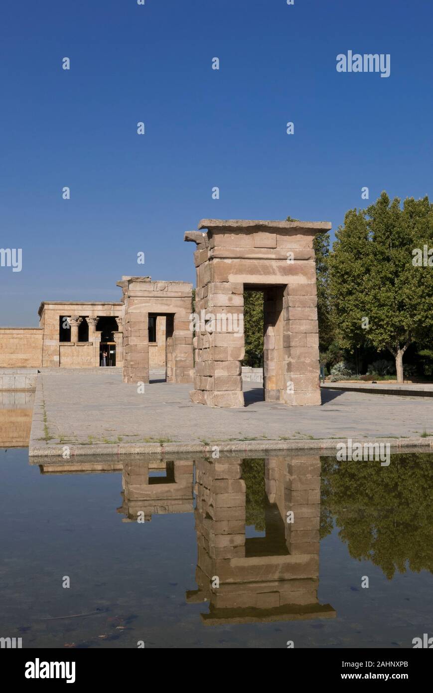 Il Tempio di Debod è un antico tempio Egizio che è stato un dono alla Spagna è stato smontato e ricostruito a Madrid, Spagna. Foto Stock