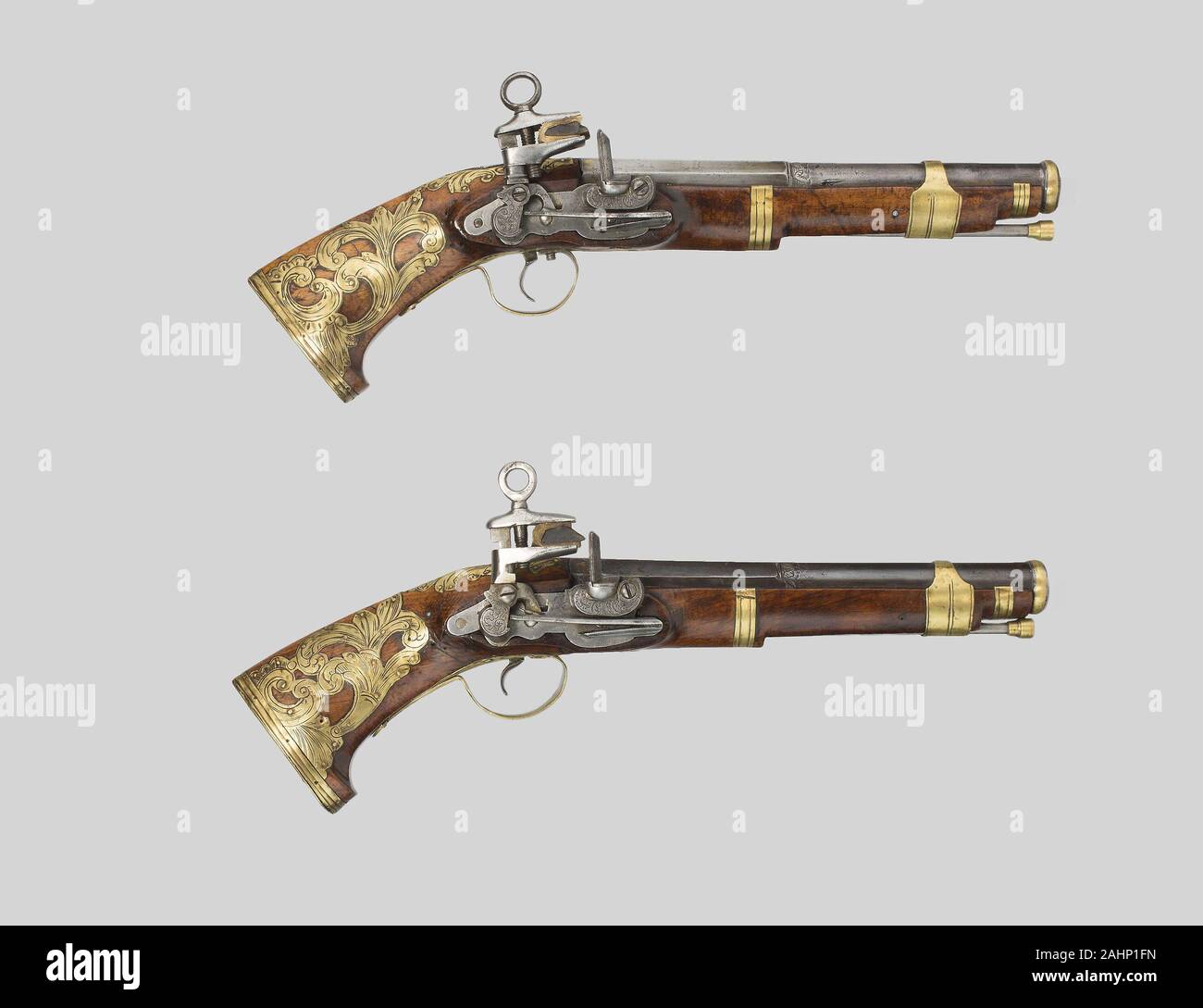 Coppia di pistole Miquelet. 1770-1790. Ripoll. acciaio, ottone, noce, e selce Foto Stock