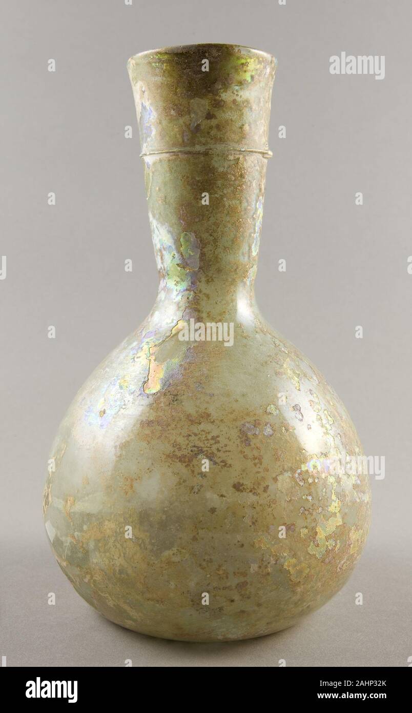 Greco-romane. Vaso. 101 AD-500 D.C. Mediterraneo antico. Vetro soffiato, tecnica Foto Stock
