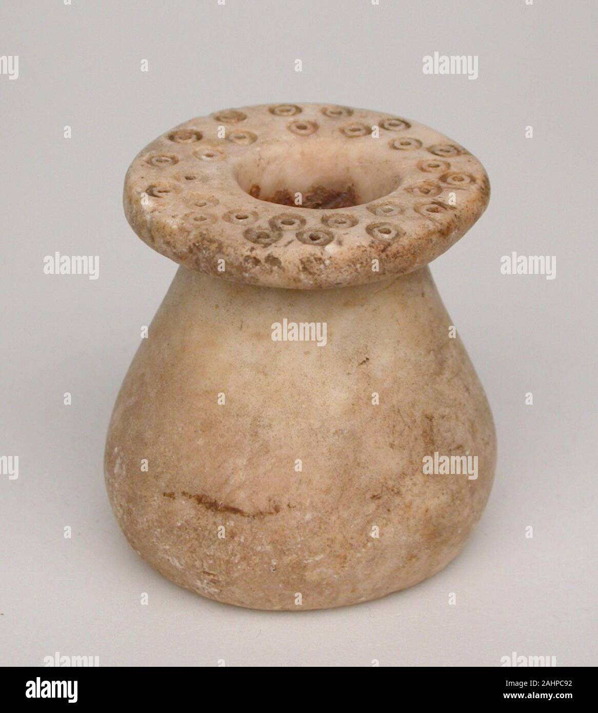 Antica egiziana. Vaso. 1550 BC-1295 BC. L'Egitto. Calcite Foto Stock