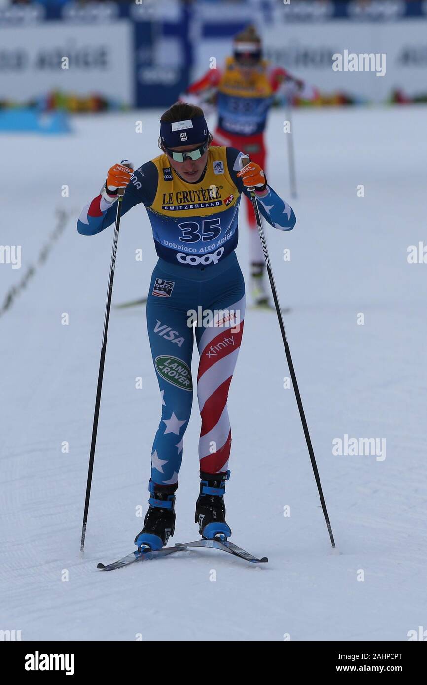 Sophie Caldwell, STATI UNITI D'AMERICA durante le donne 15 km di inizio intervallo libero della FIS Tour de Ski - Cross Country Ski World Cup 2019-20 su dicembre 31, 2019 di Dobbiaco Dobbiaco, Italia. Foto: Pierre Teyssot/Espa-Images Foto Stock