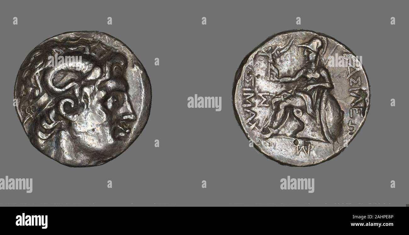 Antico romano. Tetradrachm (moneta) raffigurante Alessandro Magno. 361 BC-281 BC. Impero Romano. Argento prima di lasciare l'Egitto sul suo modo di conquistare la Persia, Alexander ha visitato il santuario di Amon, presso l oasi del deserto di Siwa. Secondo la leggenda, la Oracle ha detto Alexander che thesky dio Zeus era il suo padre. Poiché Amon e Zeus era diventato una divinità comune, era appena per Alexander per pubblicizzare il suo rapporto con il nuovo dio indossando di Amon di simbolo, la ram il corno, curling intorno al suo orecchio. Essa non ha fatto male a Alexander di essere conosciuto con le sue truppe e i suoi nemici come il Figlio di Dio. Foto Stock