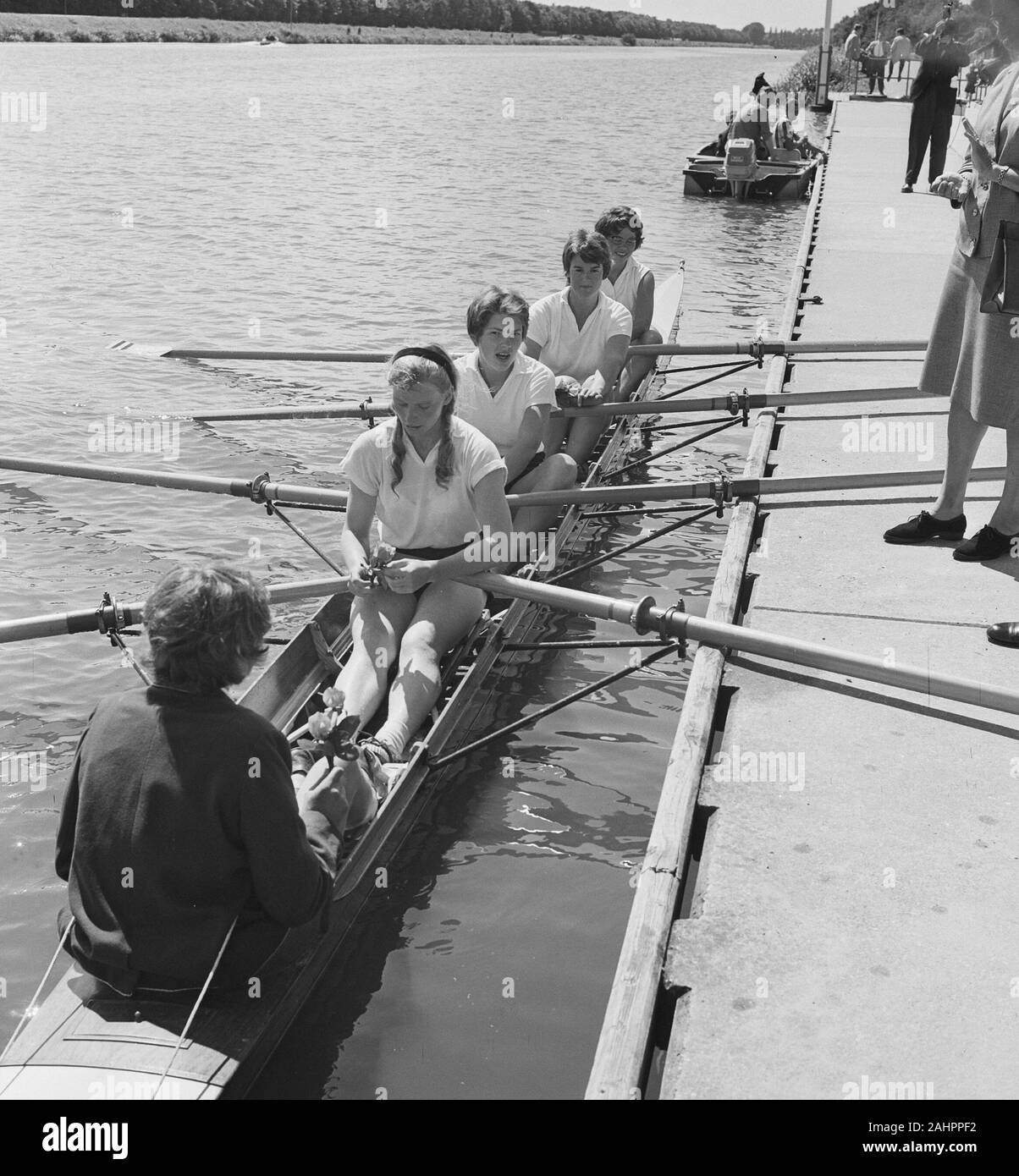 Campionati di canottaggio Bosbaan. Onorevoli doppia data 4 luglio 27, 1963 Posizione Amsterdam, Amsterdamse Bos Bosbaan, Noord-Holland Foto Stock