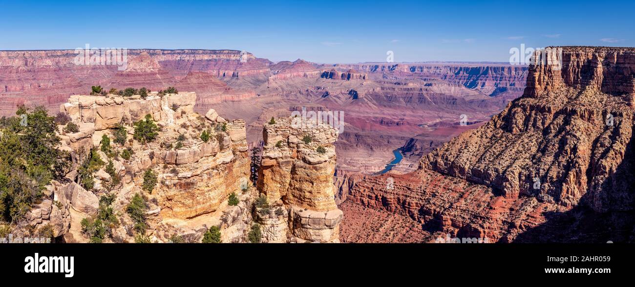 Una drammatica immagine quattro pano stitch vista panoramica delle zone montane del Grand Canyon come visto dal punto di Moran del. Foto Stock