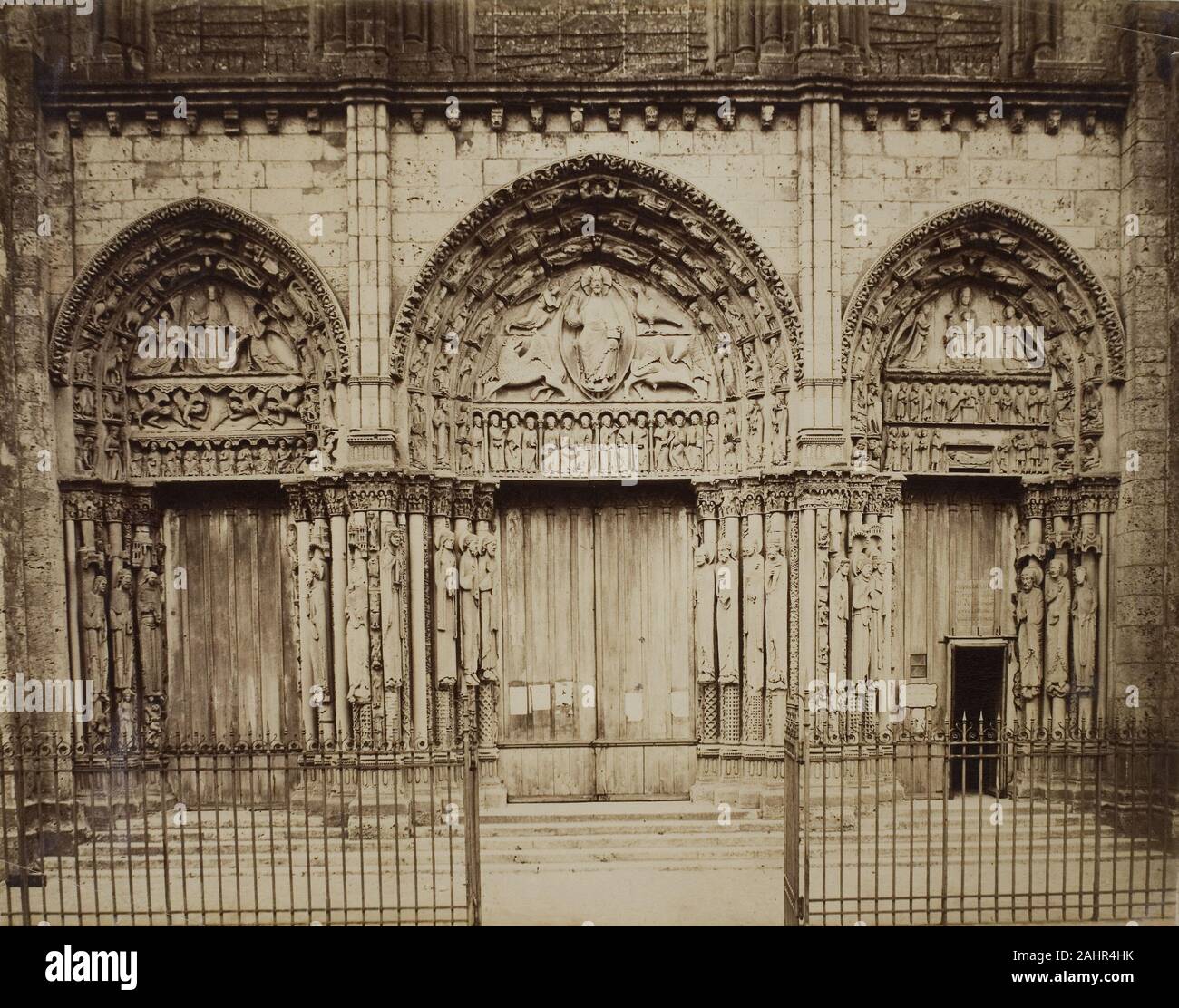Sconosciuto. Untitled (Royal Portale della Cattedrale di Chartres). 1860-1869. Chartres. Albume stampare Foto Stock