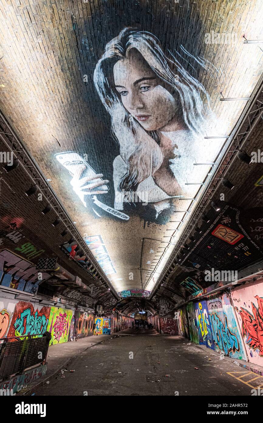 Arte di strada in Leake Street tunnel, London, Regno Unito Foto Stock
