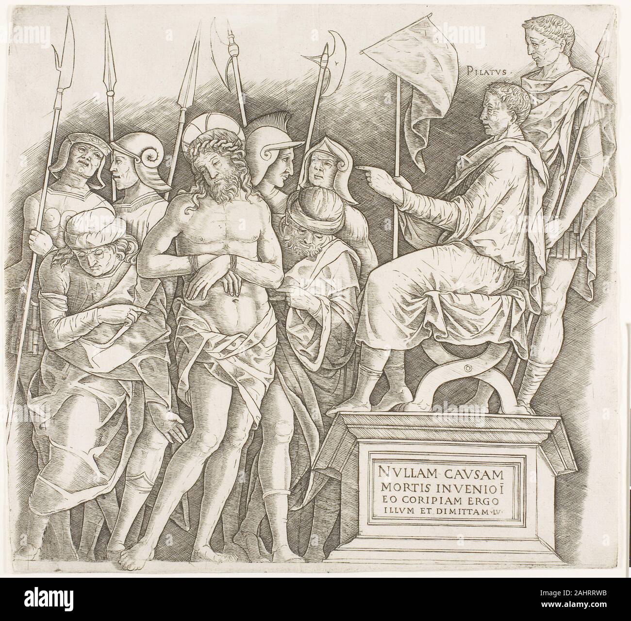 Giovanni Antonio da Brescia. Cristo davanti a Pilato. 1500-1505. L'Italia. Incisione su carta Giovanni Antonio da Brescia è insolitamente grande incisione Cristo davanti a Pilato ricorda sculture in rilievo dai lati di sarcofagi romani. L'oscuramente sfondo tratteggiato crea una profondità di campo ridotta e unifica il fregio figurale. Pilato di posizionamento elevata e puntare il dito a sottolineare il suo contegno autorevole. Il testo biblico sotto il suo sedile annuncia la sua intenzione di non realizzate per impostare Cristo libera; anzi, il suo prigioniero il piede sembra emergere dal piano di immagine. Da Brescia posto la linea di Foto Stock