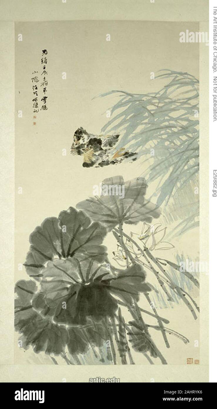 Ren Yi. Mandarin Ducks e Lotus. 1840-1895. Cina. Appeso a scorrimento, inchiostro e colori su carta Ren Yi è stato tra i più efficaci e influente tra i pittori cinesi della cosiddetta scuola di Shanghai. Arrivando a Shanghai nel 1857, ha preso il nome artistico "bonian" (Cento anni), sostenendo che si sarebbe fatto di lui un secolo per raggiungere il successo. Tuttavia, dal 1875 Ren Yi fu il più noto pittore di Shanghai. Il suo altamente ricercati a bird-e-flower dipinti inizialmente seguita la dinastia di canzone (960-1279) convenzione di applicazione di colori ricchi campi all'interno di profili, producendo patterning decorativi Foto Stock