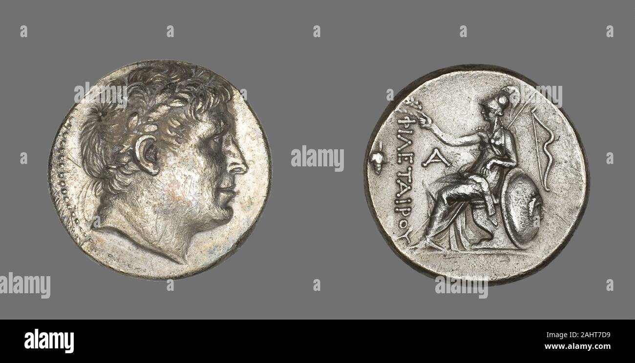 Il Greco antico. Tetradrachm (moneta) raffigurante Philetairos di Pergamon. 241 BC-197 BC. Pergamon. Argento testa complementare di Philetairos diademed all rightReverse Athena seduto a sinistra e il coronamento del nome, scudo contro il sedile, prua dietro Foto Stock