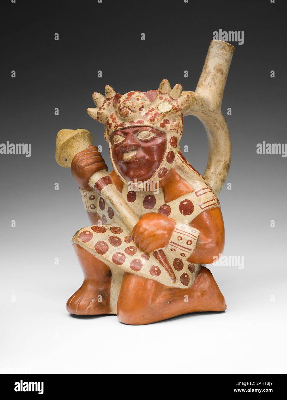 Moche. Vaso in forma di un guerriero. 100 BC-500 D.C. Chimbote. Ceramica e pigmento Foto Stock