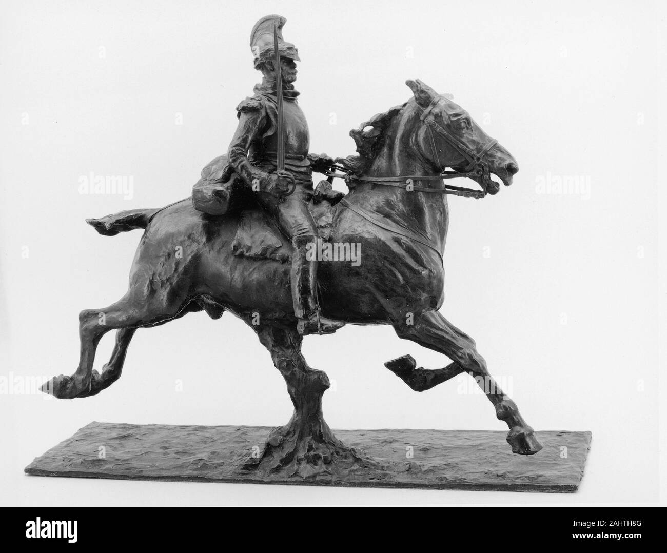 Jean Louis Ernest Meissonier (Cast da). Cuirassier a spada tratta. 1870-1880. La Francia. Bronze Ernest Meissonier era il più noto per il suo squisito reso scene di genere che ha tratto ispirazione da i maestri olandesi e sono stati apprezzati per la loro "microscopica perfezione". Ma egli è stato anche un serio studente di soggetti militari, creando una serie di tele sui principali episodi della vita di Napoleone I. per le sue scene di battaglia, Meissonier stile sculture di cera di cavalli e figure militari, come ad esempio questo cavalryman (noto come un cuirassier), che è servita come uno studio per la pittura 1807, Friedland (e Foto Stock