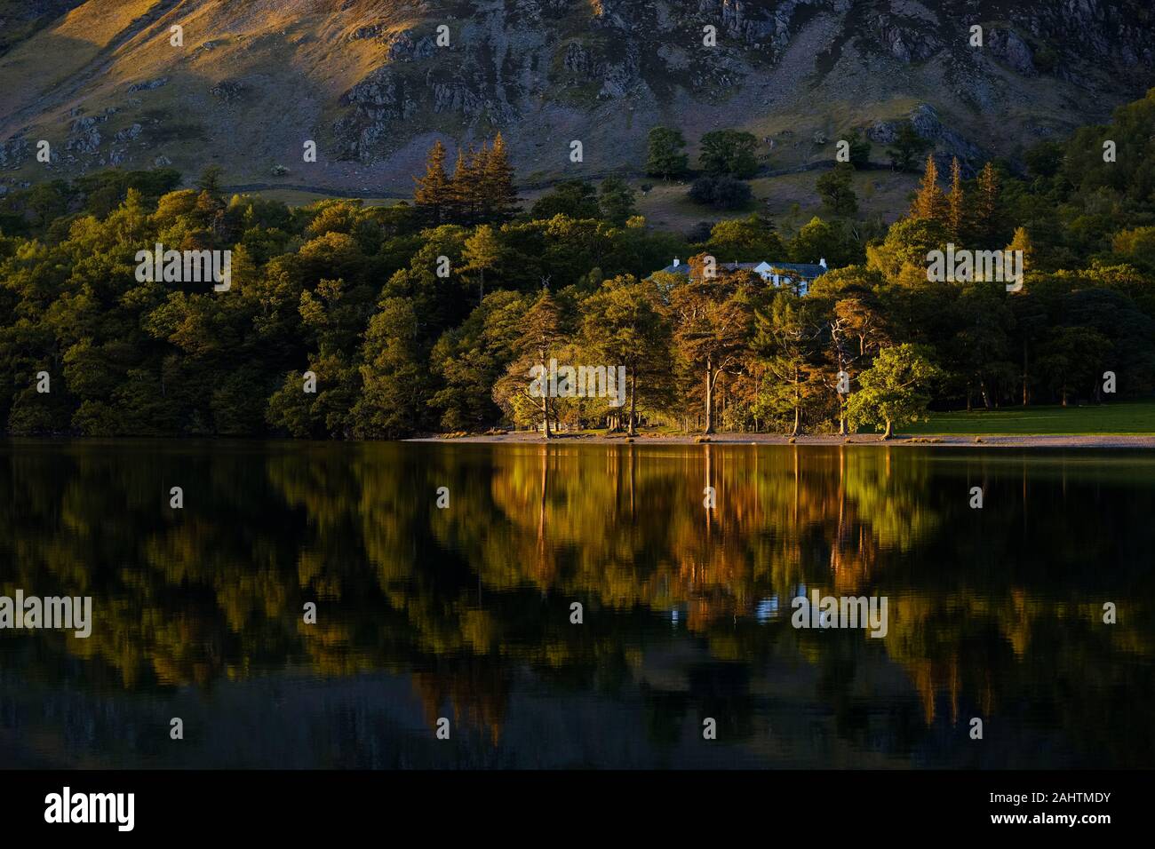 Dalegarth attraverso Buttermere lake, Lake District inglese Foto Stock