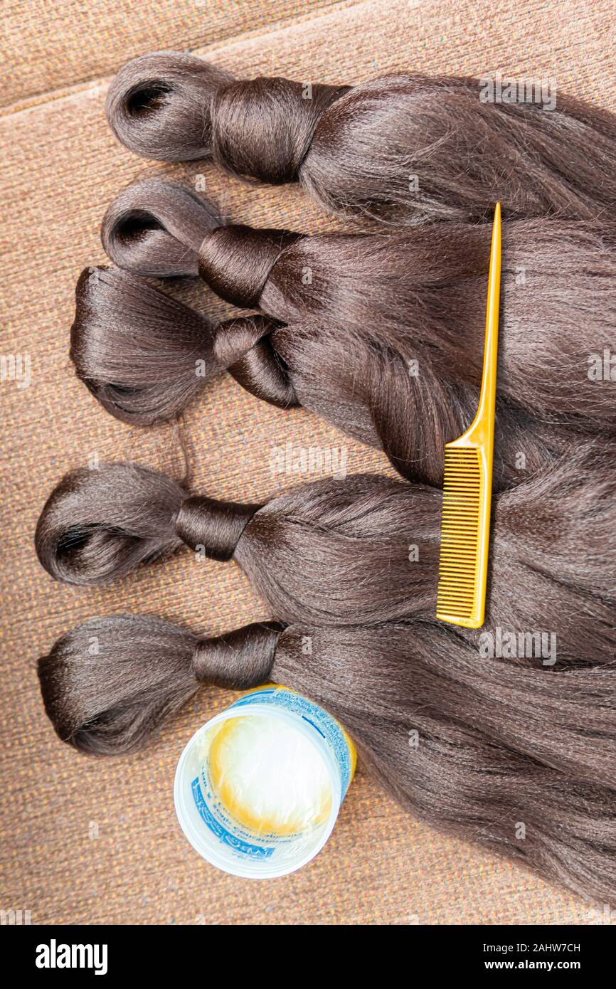 Le estensioni di capelli da utilizzare per fare le trecce Foto Stock