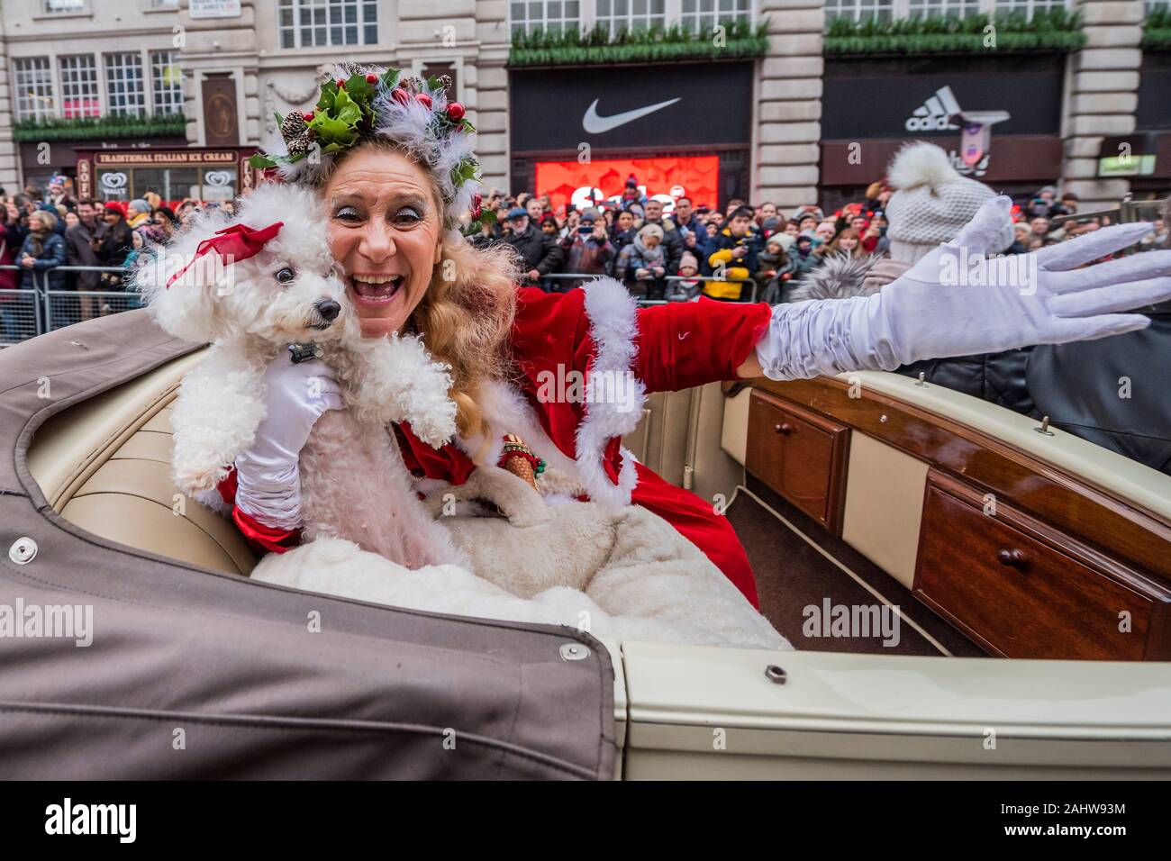 Londra, Regno Unito. 01 gen, 2020. La parata regina (?) - London Capodanno Parade segna l inizio del nuovo anno, 2020. Credito: Guy Bell/Alamy Live News Foto Stock