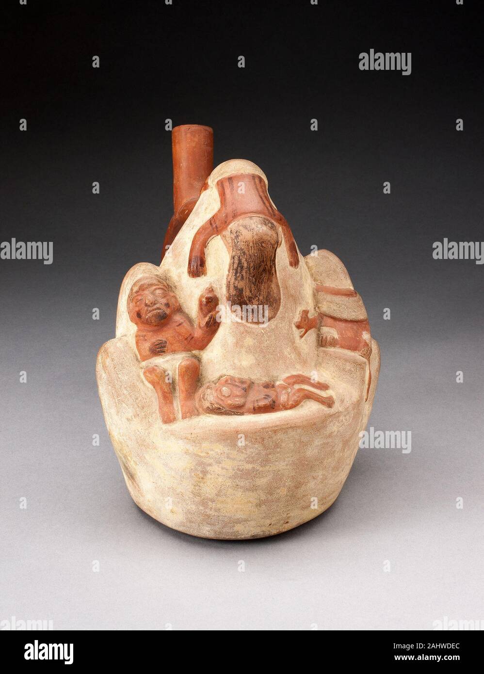 Moche. Maniglia nave del tubo di lancio sotto forma di una montagna con defunto figure umane e animali. 100 BC-500 D.C. Costa Nord. Ceramica e pigmento Foto Stock