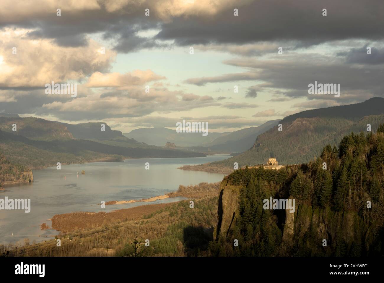 Corona e punto di vista casa in Columbia Gorge, Oregon. Foto Stock