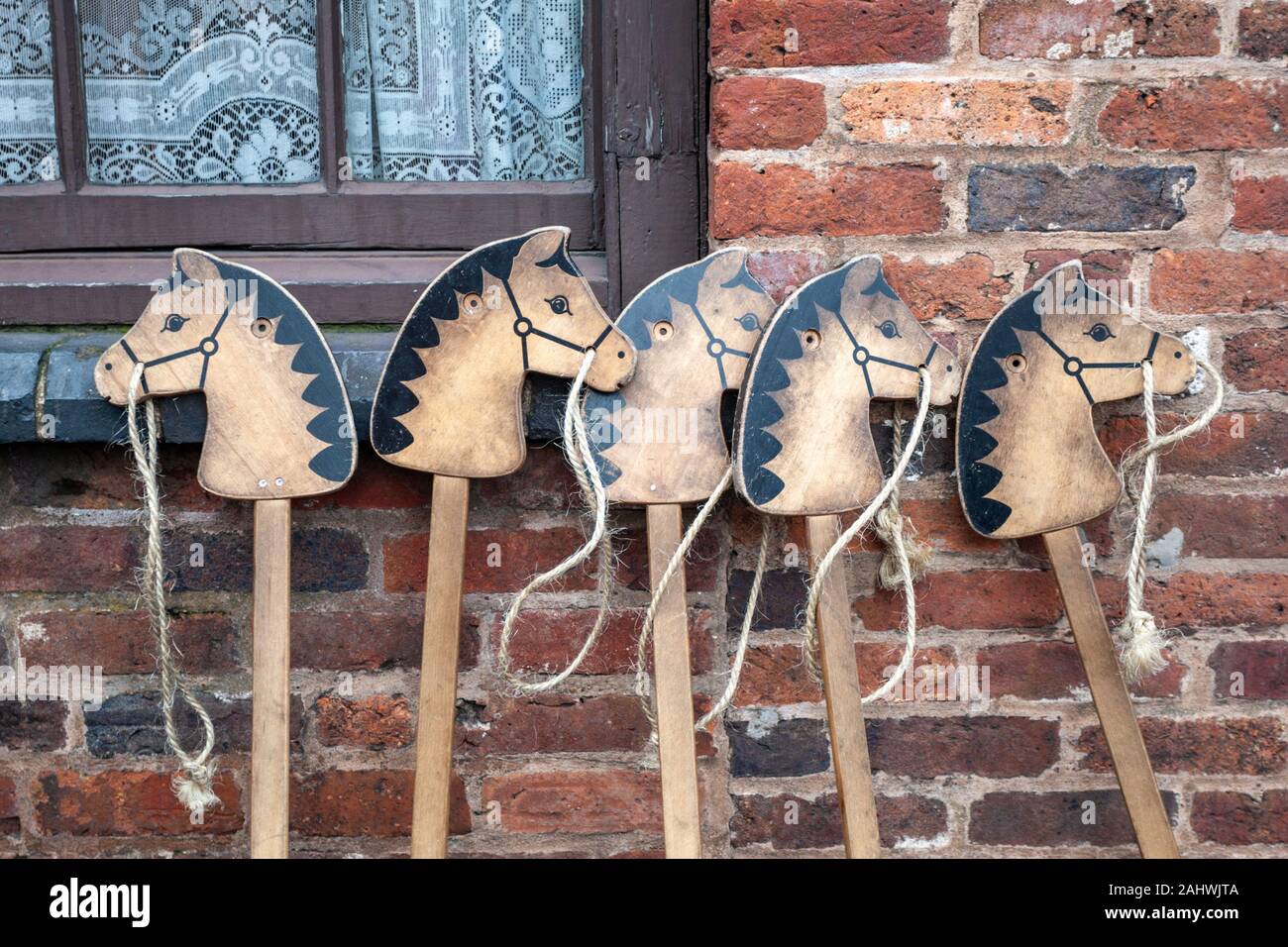 In vecchio stile vintage giocattoli per bambini - hobby cavallo. Regno Unito Foto Stock