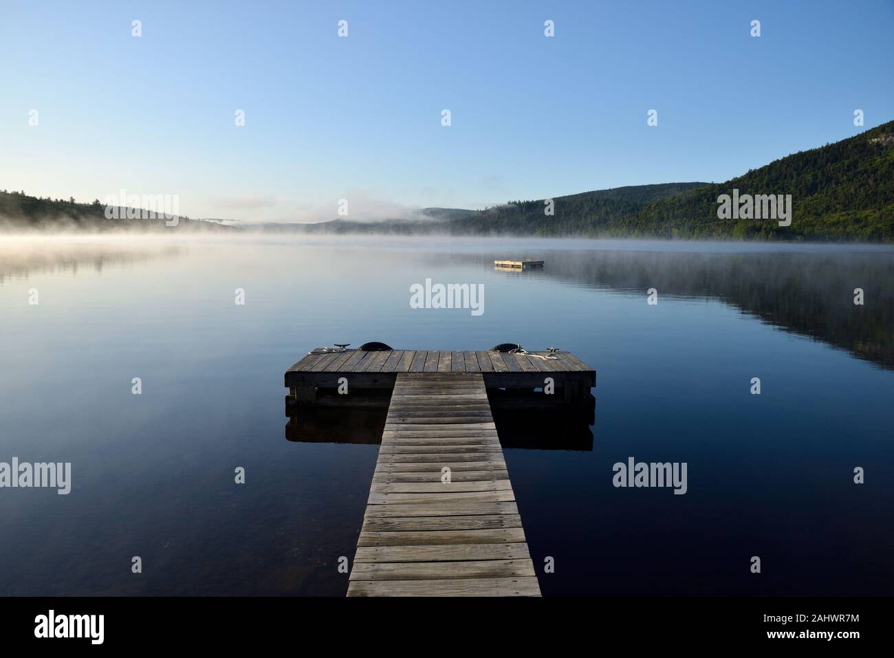 Imbarcadero, Nahmakanta Lago, Nahmakanta pubblico terra riservata, Piscataquis County, Maine, Stati Uniti d'America Foto Stock