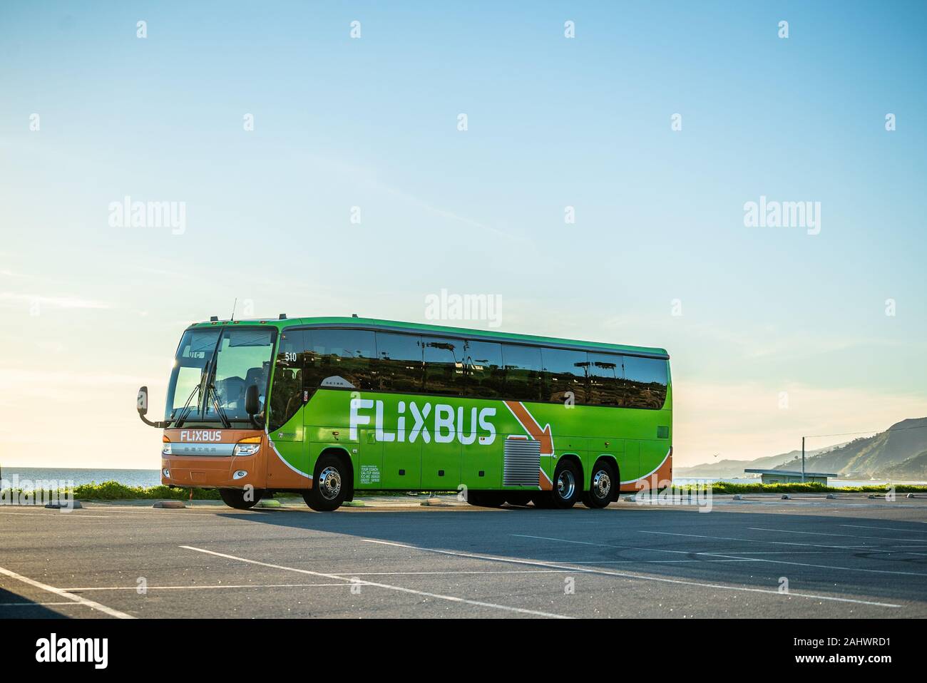 FlixBus verde autobus passeggeri, Los Angeles in California. Intercity bus di viaggio. Flix Bus. Foto Stock