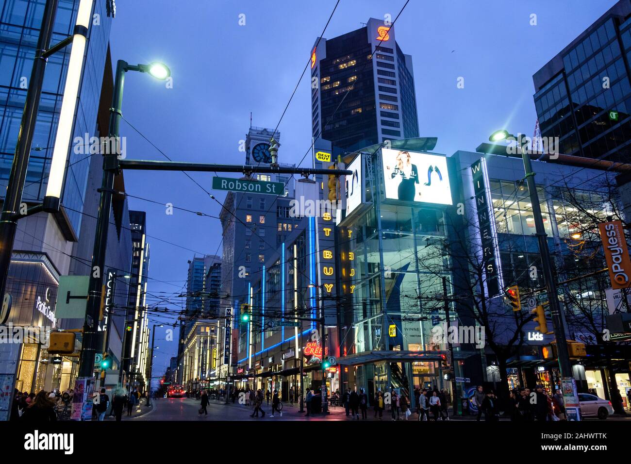 Il centro di Vancouver di notte, British Columbia, Canada Foto Stock