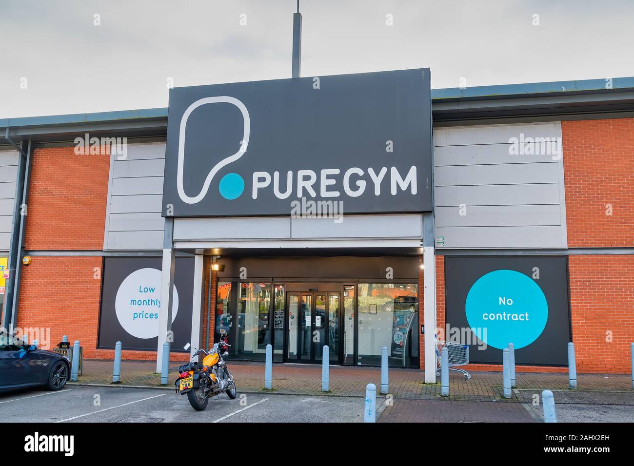 WREXHAM, Regno Unito - Dicembre 25th, 2019: Puregym palestra negozio di fronte Foto Stock