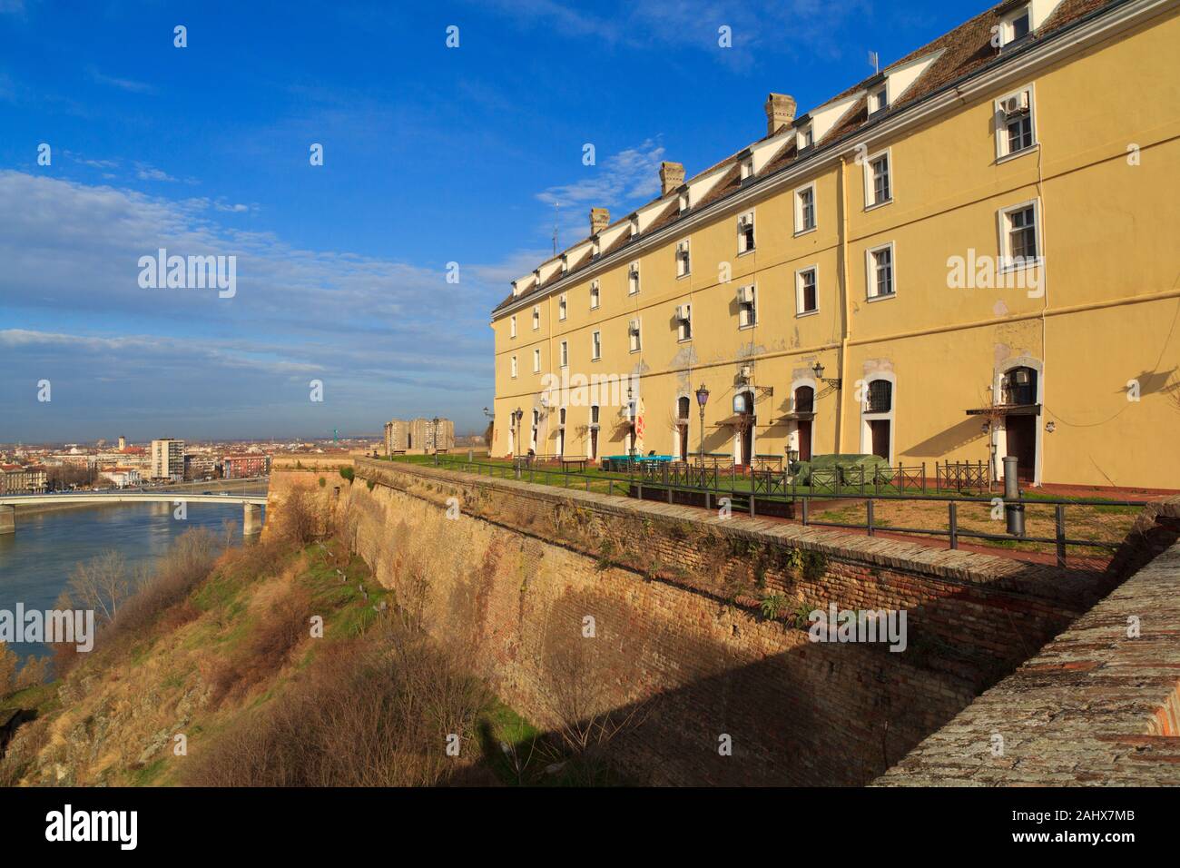 Della Fortezza Petrovaradin, la caserma lungo Foto Stock